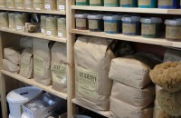 Eine große Auswahl an Kreidezeit Naturfarben finden Sie in meinem Shop in Erkrath Hochdahl gleich zum mitnehmen. IMG_20140325_114408